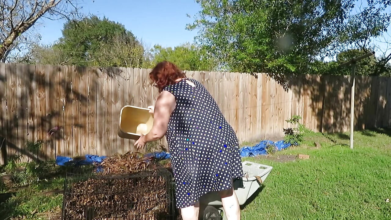 Playing in my garden showing off my tits belly ass, legs and fat pussy flashing you while cleaning up my leaves! red lace thong!