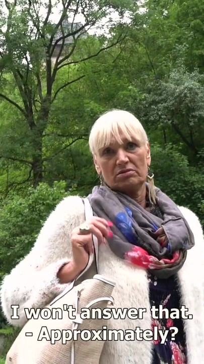 Kihagyhatatlan pillanat a "Cseh utcák - Karlstejni idegenvezető" című filmből