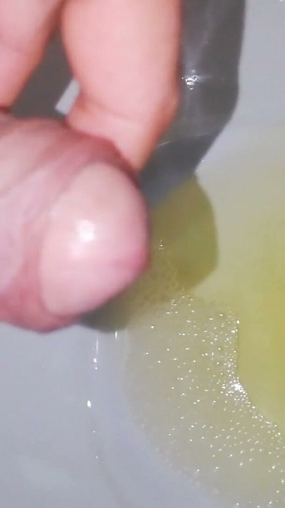 Desperate pissing, and intense masturbation big and veiny penis | Clip 1
