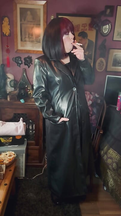 Smoking Mature, Tina Snua Smoking A Cigarette In A Full Length Leather Coat - Smoker