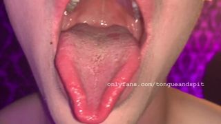 Рот-фетиш - глина в рот, видео 1