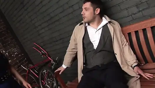 Polis piliç dedektif erkek arkadaşını sikiyor