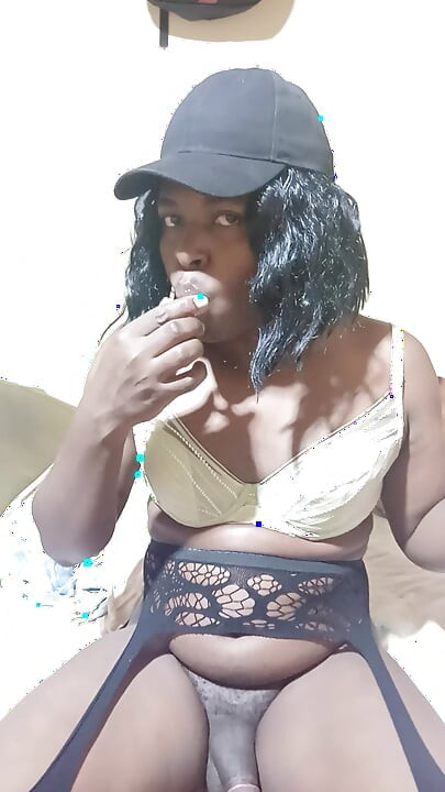 Sexyjayla254 big cumshot with a toy in ass
