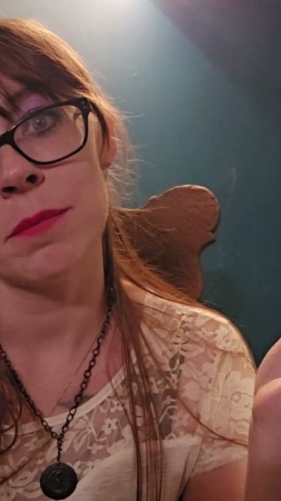 Eu só fumo muitos cigarros | Clip 1