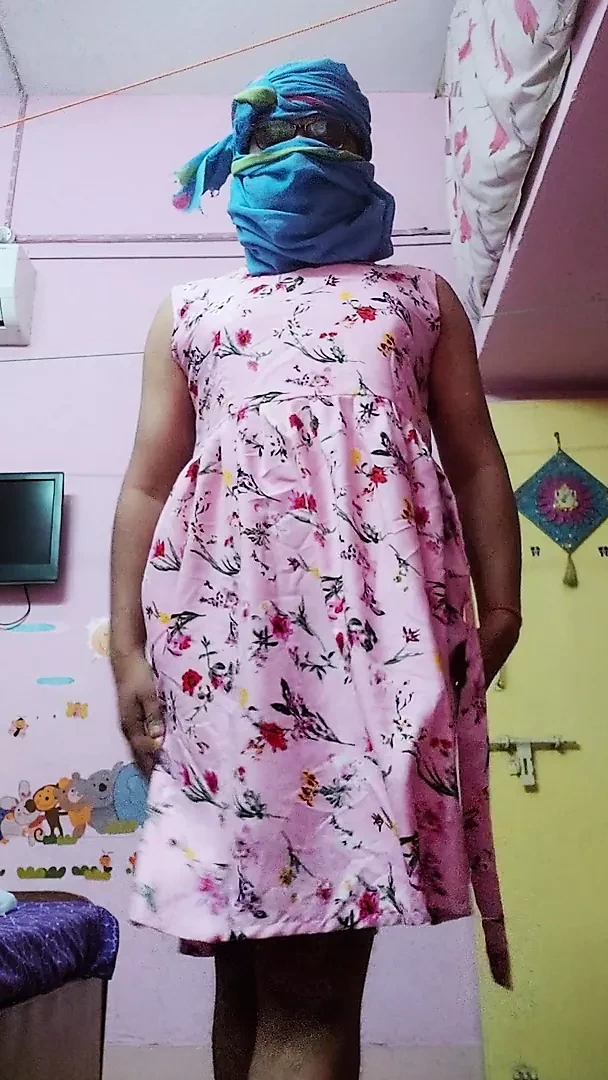 Desi Indian shemale has a big ass