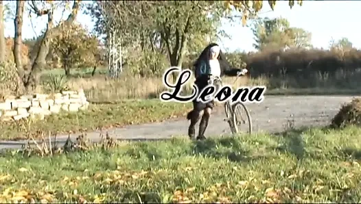 Сексуальная пухлая обожает пенис в киске во рту