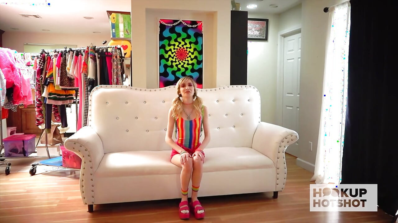 Bts - Mackenzie Moss is geil voor De ruige seks van Bryan Gozzling!