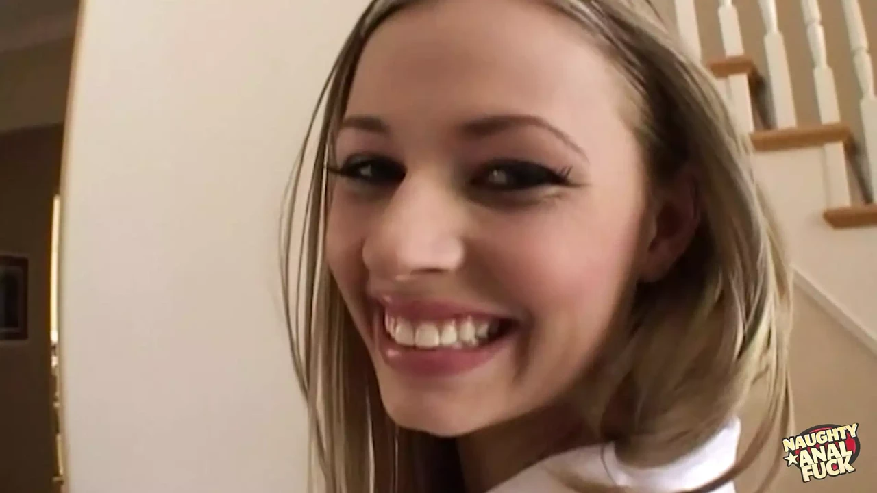 Mary Anne喜欢让她的泡泡屁股被射在脸上