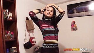 Schattige 18 -jarige latina heeft dorst naar sperma