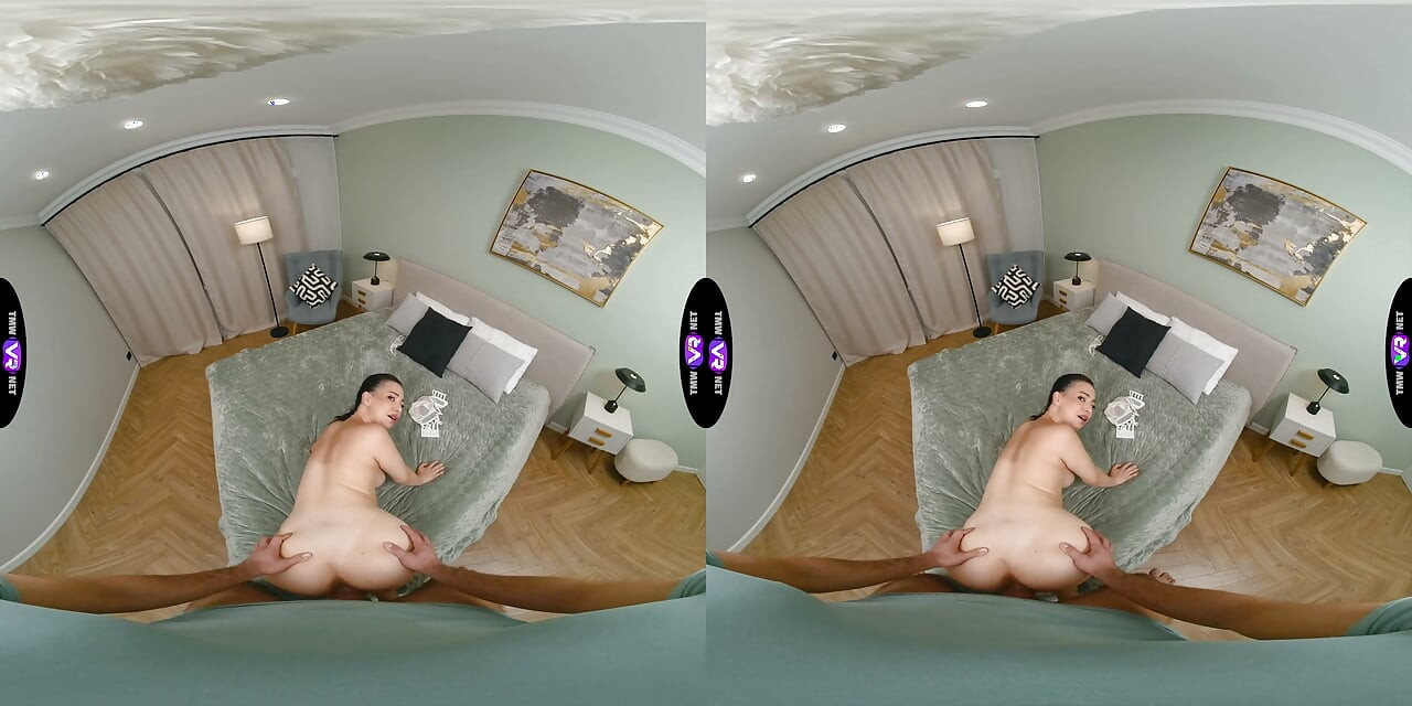 Sida dâm đãng quỳ gối nuốt tinh - TeenMegaWorld