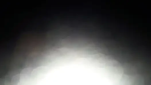 Önce karımı dildoyla alıyorum ve sonra daha fazla dayanamıyorum