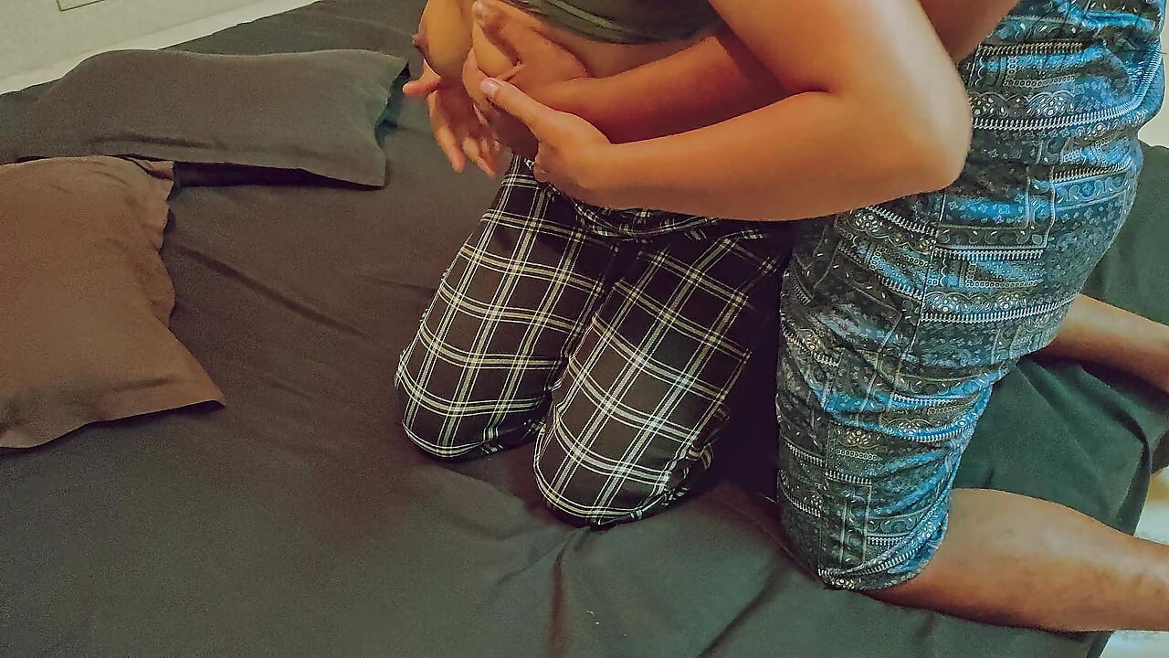 I Caught My Sexy Step Sister Horny and Fuck Her Pussy. Enjoy