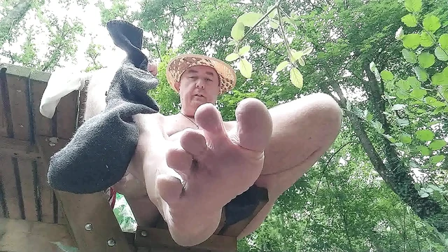 Big pig Pascal and his ultra-fetishistic plan in the woods of his village