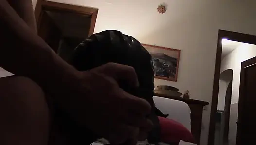 Laura diikat dan disumpal, lalu mulutnya dientot dan memeknya dientot