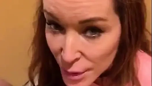 Rachel aldatıyor, emiyor ve fışkırtıyor