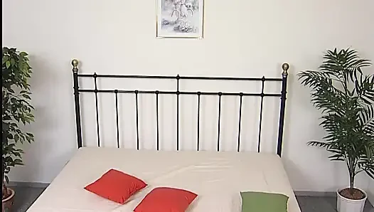 Hardcore-sex ans bett gefesselt