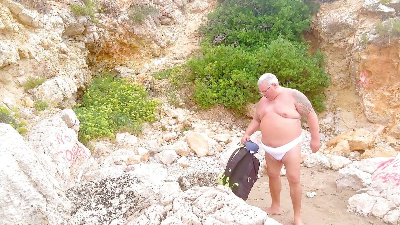 Big Penis: Big Polar Bear Belly: Big hand Free load