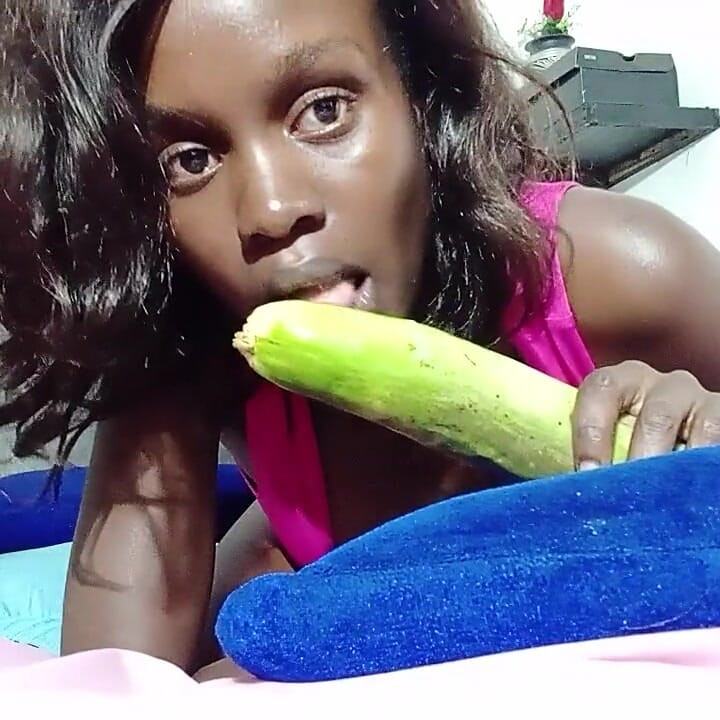 Alexa's Big Veggie Blowjob Toy - a Big Mouthful of Green