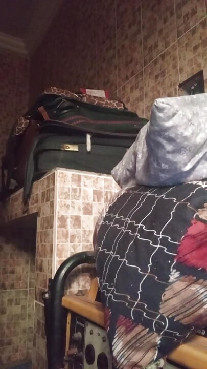 Meu pau se recusou a ficar no armazém