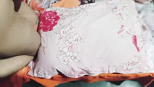 Desi Indian Bhabhi and Servant Sex video