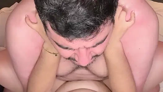 Ein molliger typ zahlt mich, damit er mich kann