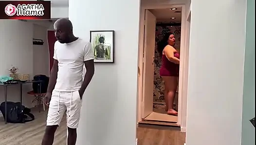 Ben, Agatha anne büyük zenci yarağı ve arkadaşı tombul ile üçlü seks yapıyor - amında tam whoring! - Bölüm 01