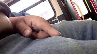 Je me touche dans le bus public