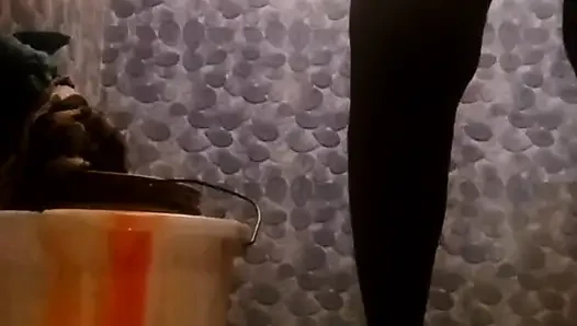 Hintli tamil yaramaz evli kadın Renu gizli banyoda çıplak azdırıyor ve şirket müdürü için sari giyiniyor! Indianhotwifex