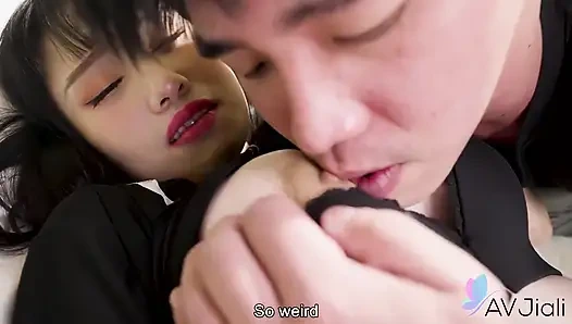 Eine sexy taiwanesische mitschülerin feuert ihren mitschüler an, um härter zu lernen, mit ihrem körper