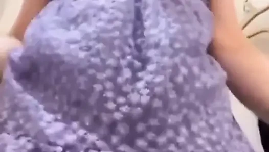 Lovense Alışveriş Merkezi'nde oynuyor