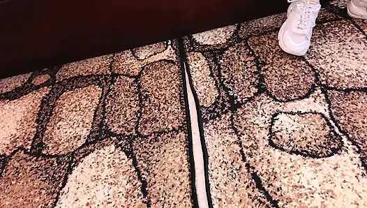 Ayaklarımı beğendin mi? O zaman onlara bak