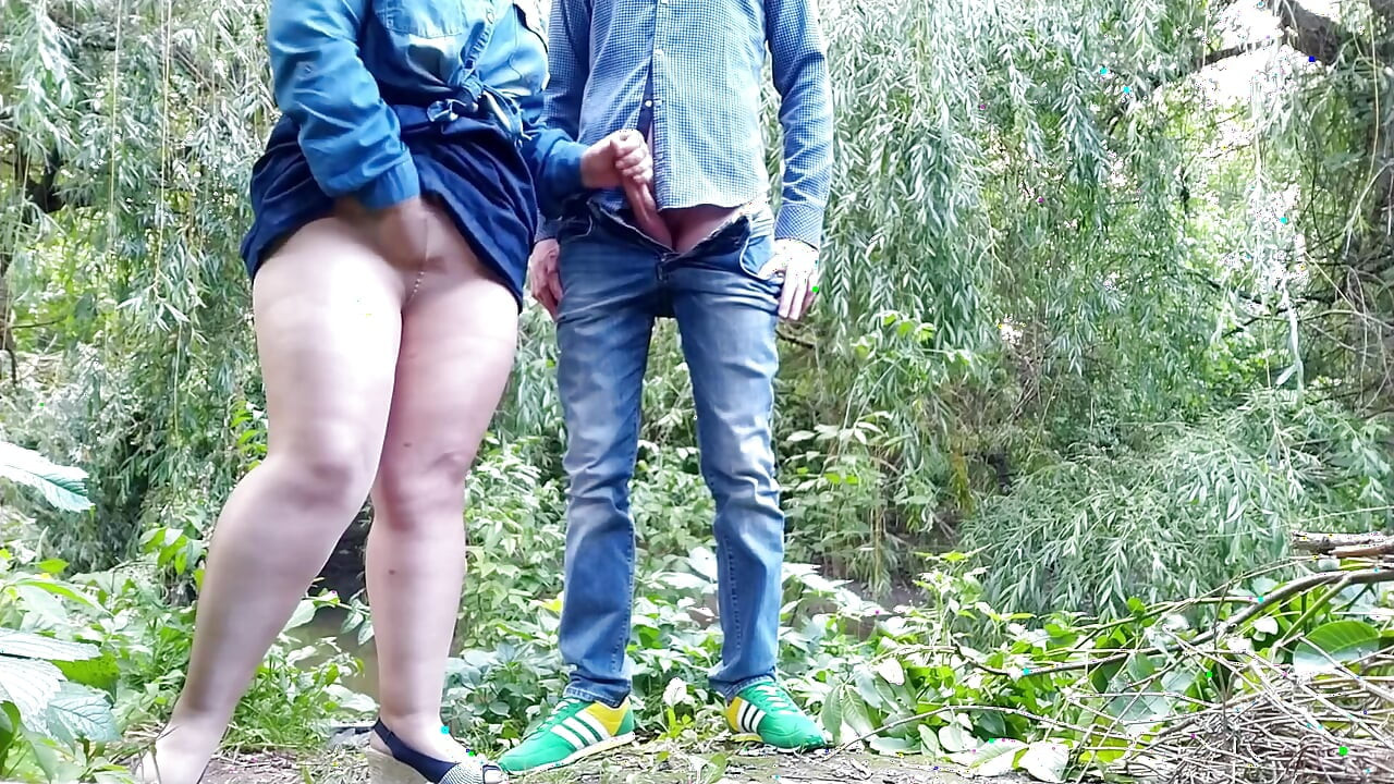 Coxas grossas na meia-calça de se masturbando, a sogra madura me fez gozar
