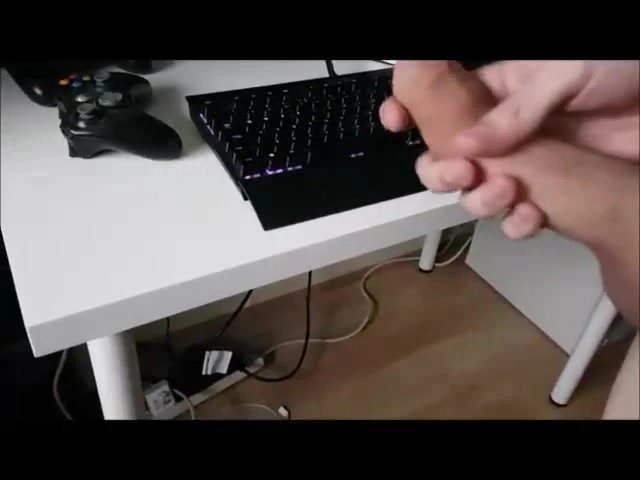 So Geil Gewichst uncut cock wank