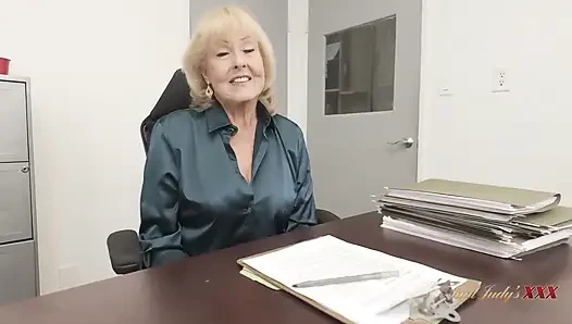 Tantejudysxxx - Ein Freches Vorstellungsgespräch Mit Der Vollbusigen Chefin GILF Eden