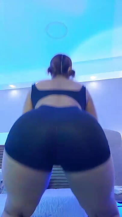 Adelehottman vídeo