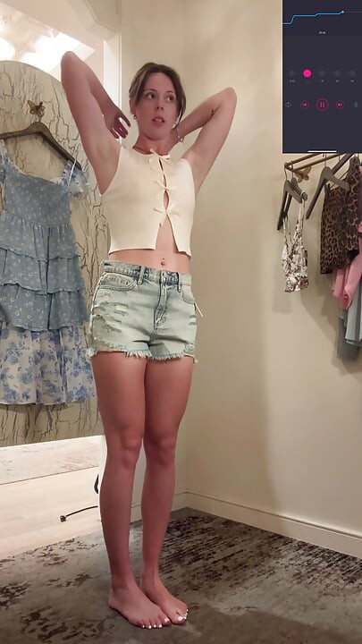 在更衣室里狠狠地射精! !