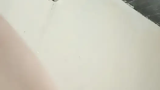 Nine oral seks