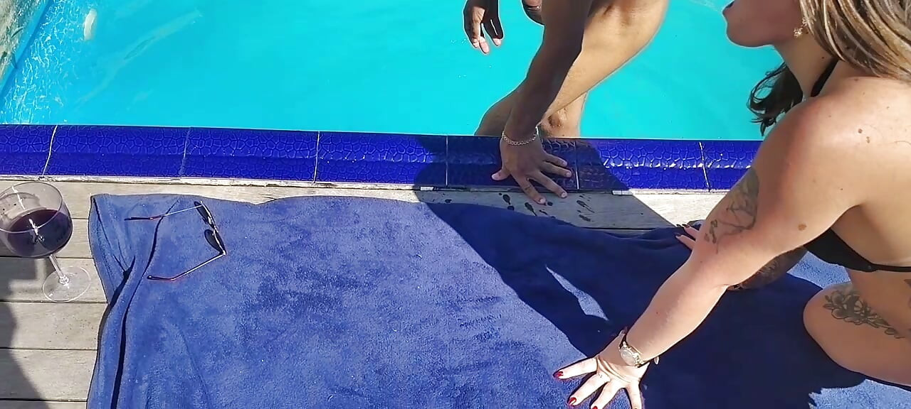 Auntie Lets Her Friend Have a Threesome with Her Husband