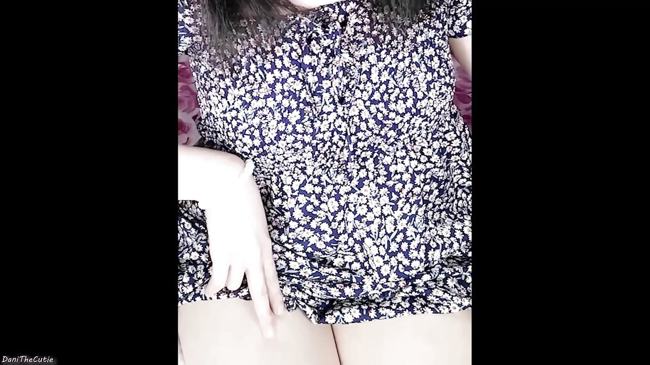 Твоята приятелка DaniTheCutie ти даде секси и мъглява танц в скута