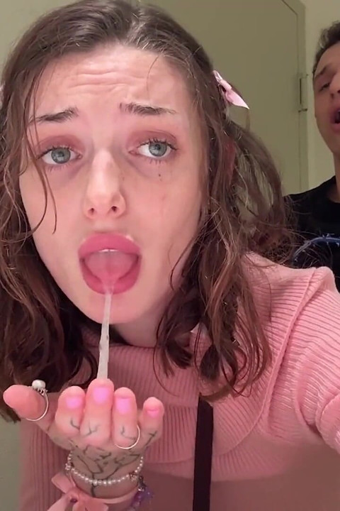 Daisy Love Fucking in a Mall Bathroom