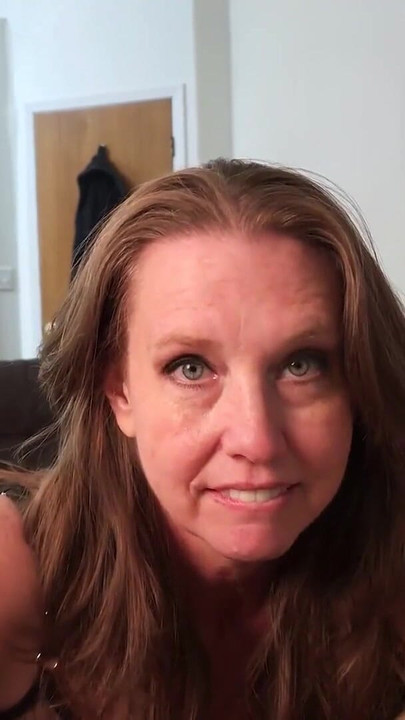 AuntJudysXXX - Busty Mature Amateur MILF Autumn Makes Homemade Porn with the Delivery Guy | Clip 1