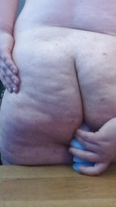 ขี่ดิลโด้ขนาดใหญ่และยืดรูของฉันเพื่อควย