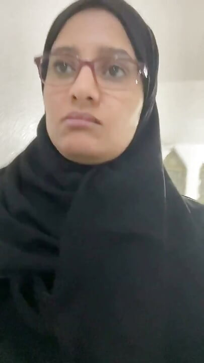 Arab Muslim Wife Showing off Her Amazing Tits