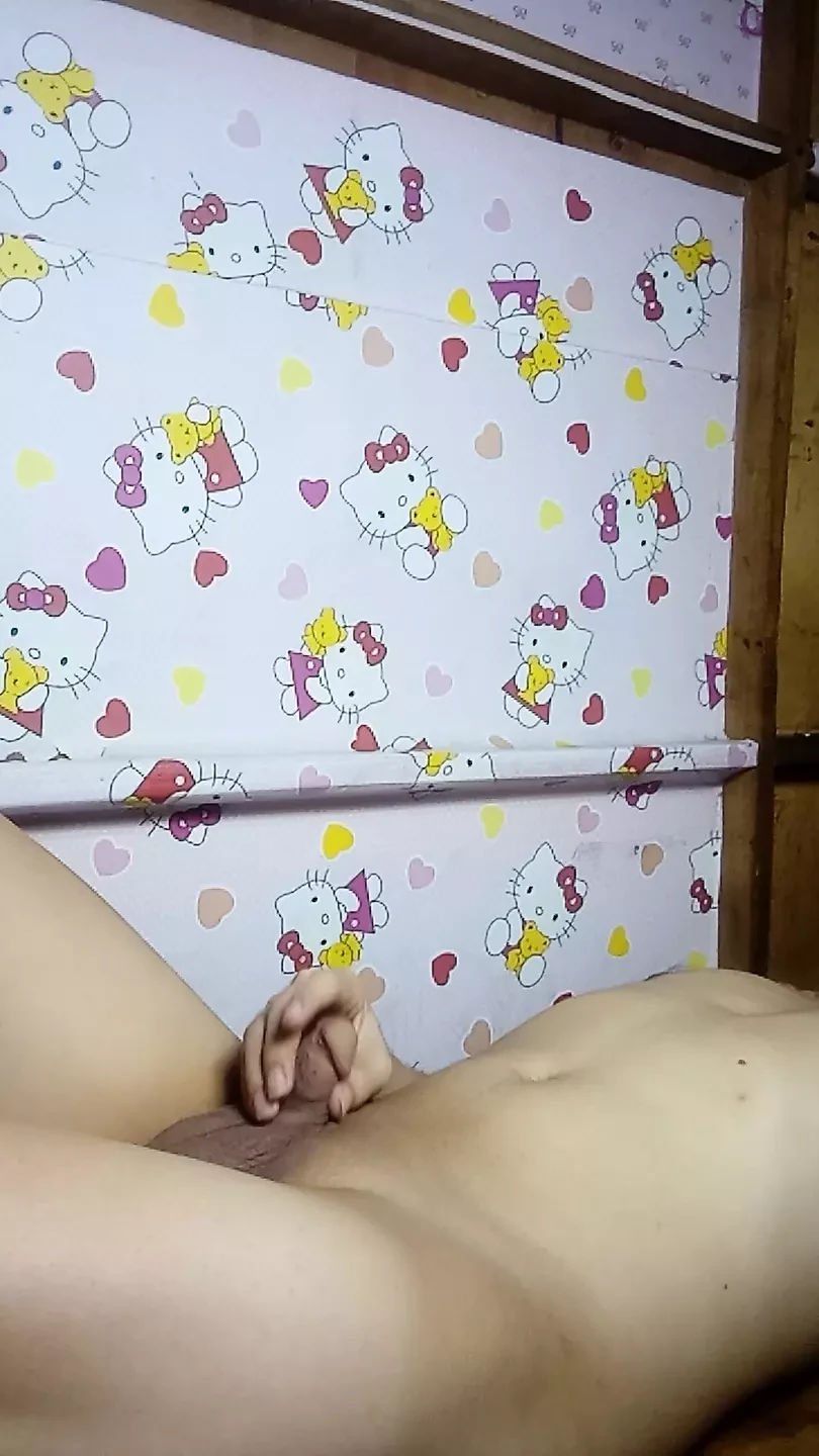 The Queen Is Happy to Always Be Alone in Her Room.