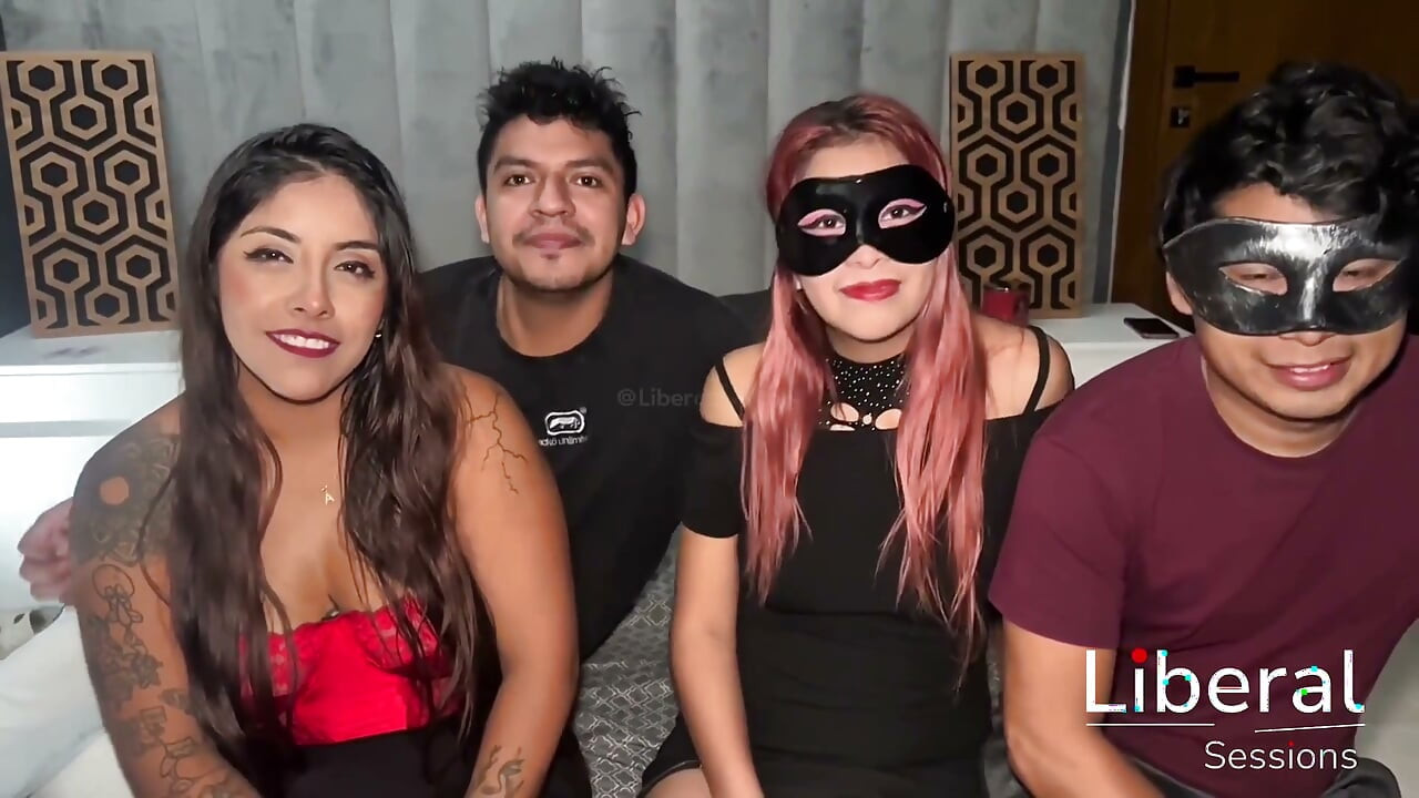 Los maridos juegan con la boca y el coño de sus esposas