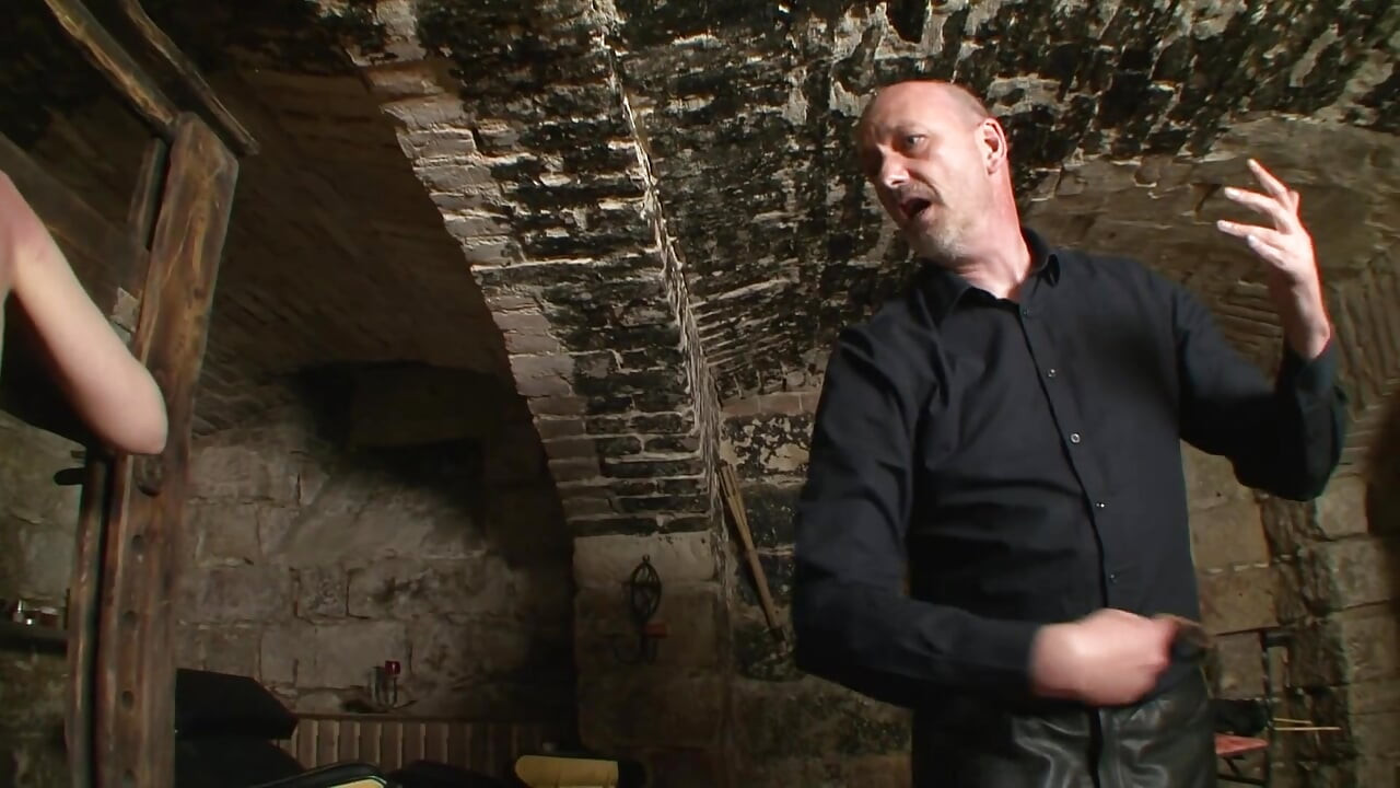 German devot bdsm girl - Slap her ass hard