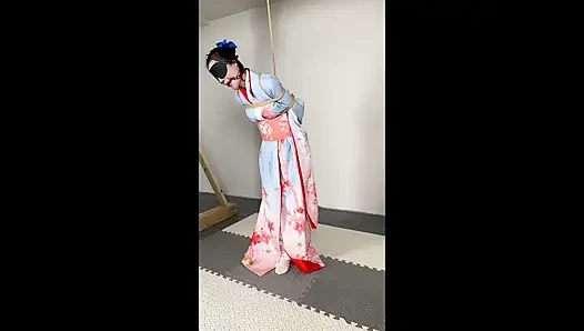 Versi klimaks dari memakai kimono di hari yang cerah