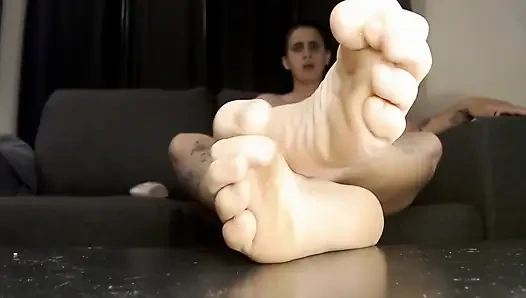 Kaki panjang berdenyut menggilir keriting