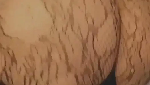 Götümü ve amımı sallıyorum