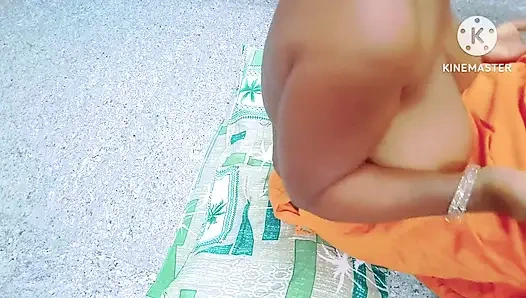 Eine geile MILf genießt muschilecken von ihrem nachbarsjungen - tamilischer erotischer dirtytalk mit echtem stöhnen